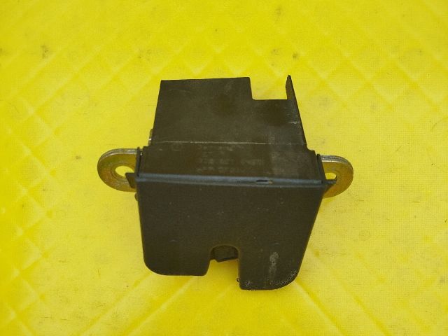 bontott VW PASSAT B6 Csomagtérajtó Zárszerkezet