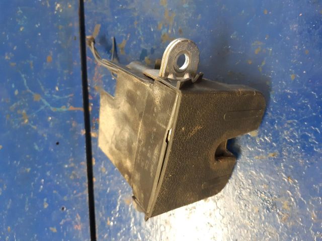 bontott VW PASSAT B6 Csomagtérajtó Zárszerkezet