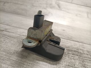 bontott VW PASSAT B6 Csomagtérajtó Zárszerkezet