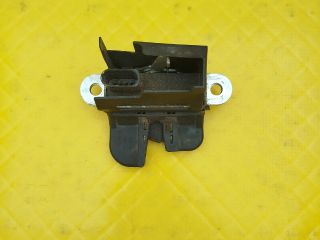 bontott VW PASSAT B6 Csomagtérajtó Zárszerkezet