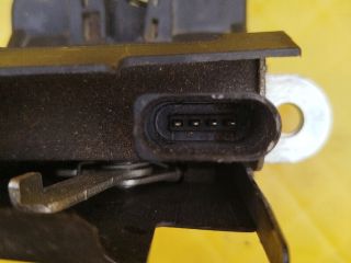 bontott VW PASSAT B6 Csomagtérajtó Zárszerkezet