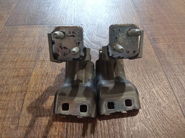 bontott VW PASSAT B6 Csomagtérajtó Zsanér