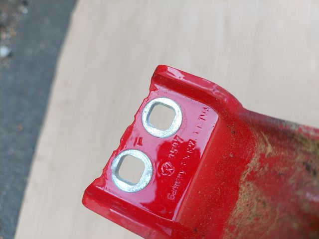 bontott VW PASSAT B6 Csomagtérajtó Zsanér