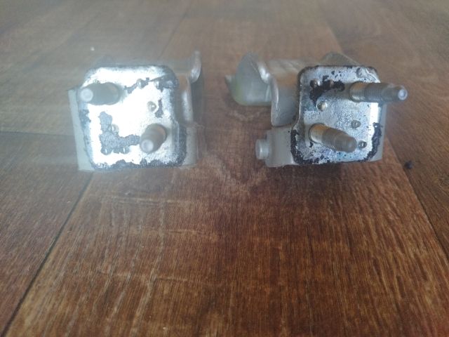 bontott VW PASSAT B6 Csomagtérajtó Zsanér