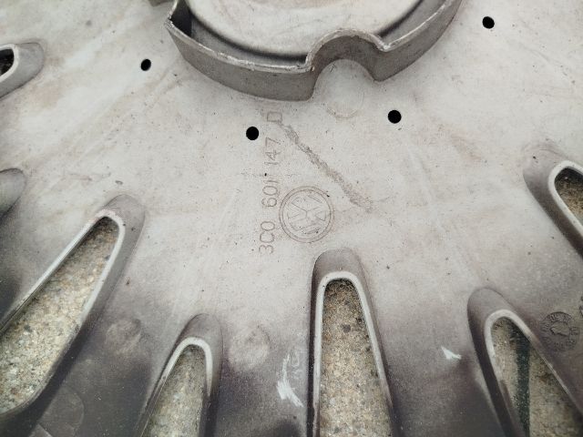 bontott VW PASSAT B6 Dísztárcsa (1 db)