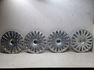 bontott VW PASSAT B6 Dísztárcsa Szett