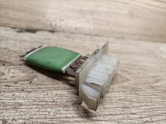 bontott VW PASSAT B6 Előtét Ellenállás Fűtőmotor