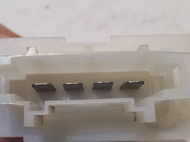 bontott VW PASSAT B6 Előtét Ellenállás Fűtőmotor