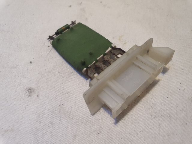 bontott VW PASSAT B6 Előtét Ellenállás Fűtőmotor