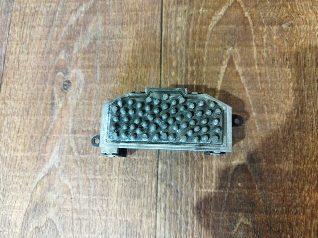 bontott VW PASSAT B6 Előtét Ellenállás Fűtőmotor