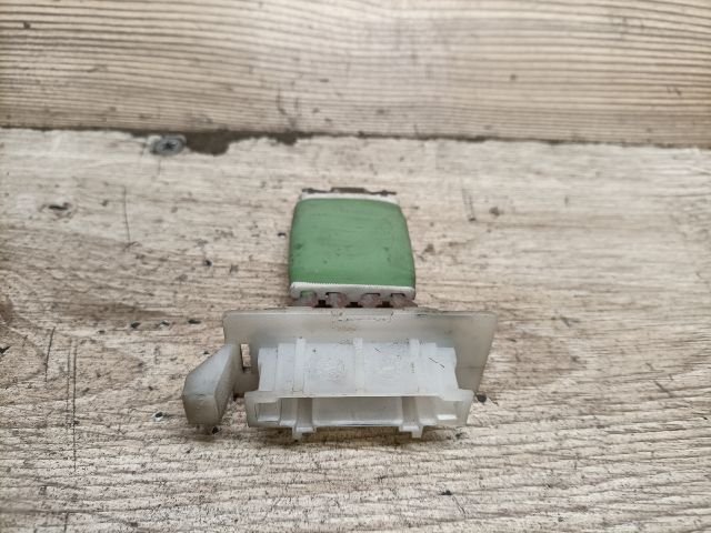 bontott VW PASSAT B6 Előtét Ellenállás Fűtőmotor