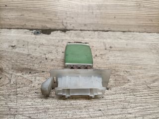 bontott VW PASSAT B6 Előtét Ellenállás Fűtőmotor