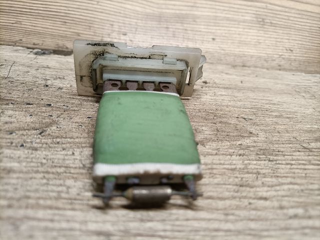 bontott VW PASSAT B6 Előtét Ellenállás Fűtőmotor