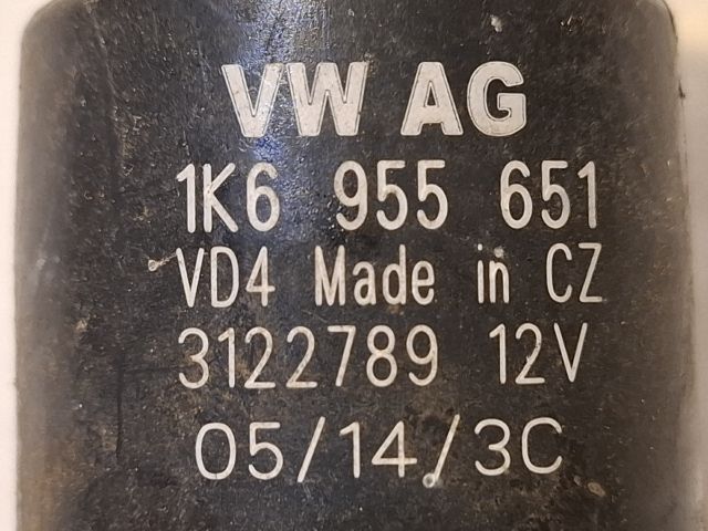 bontott VW PASSAT B6 Első Ablakmosó Szivattyú