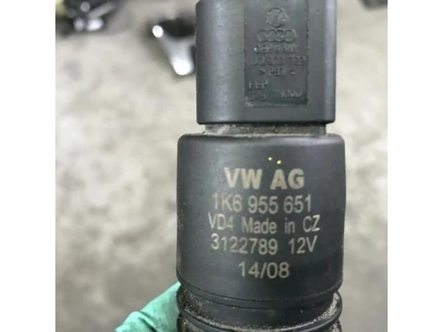 bontott VW PASSAT B6 Első Ablakmosó Szivattyú