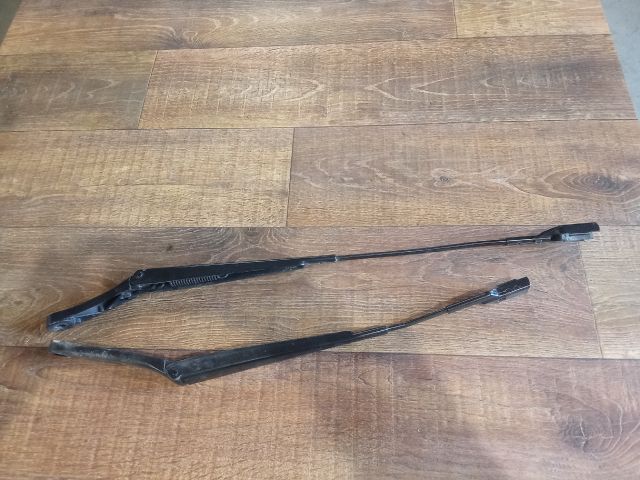 bontott VW PASSAT B6 Első Ablaktörlő Kar