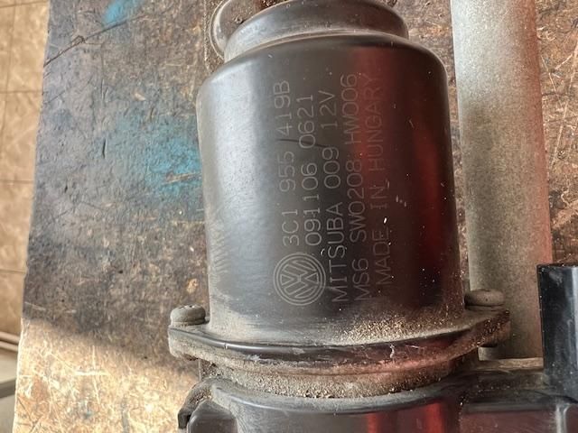 bontott VW PASSAT B6 Első Ablaktörlő Motor