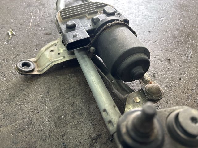 bontott VW PASSAT B6 Első Ablaktörlő Motor