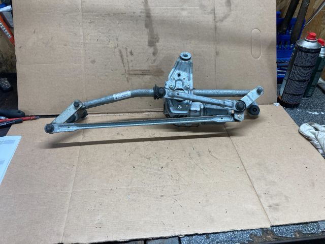 bontott VW PASSAT B6 Első Ablaktörlő Szerkezet Motorral