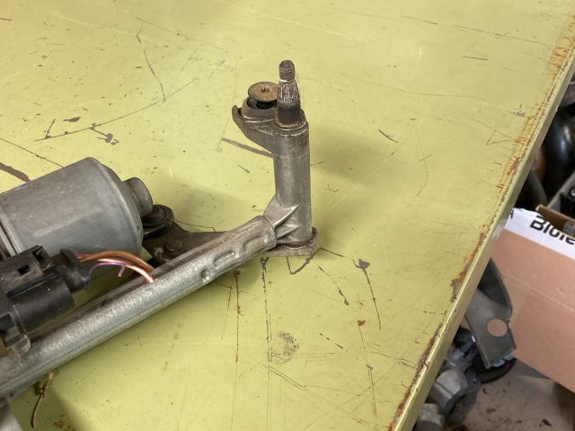 bontott VW PASSAT B6 Első Ablaktörlő Szerkezet Motorral