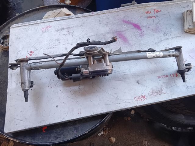 bontott VW PASSAT B6 Első Ablaktörlő Szerkezet Motorral