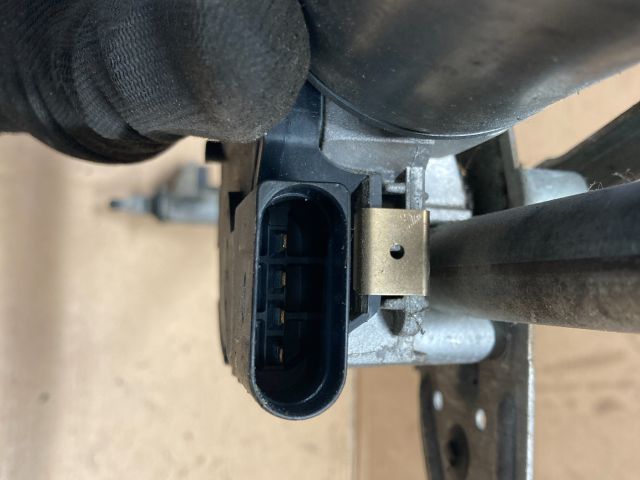 bontott VW PASSAT B6 Első Ablaktörlő Szerkezet Motorral