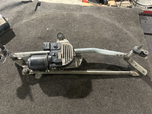 bontott VW PASSAT B6 Első Ablaktörlő Szerkezet Motorral