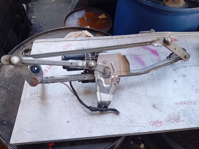 bontott VW PASSAT B6 Első Ablaktörlő Szerkezet Motorral