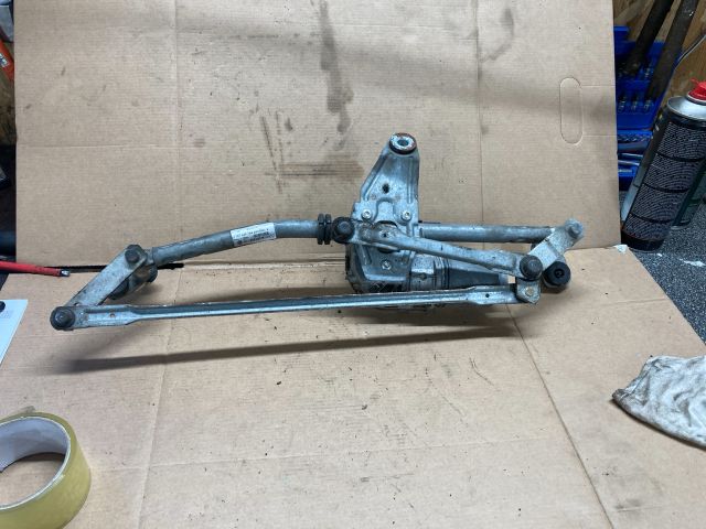 bontott VW PASSAT B6 Első Ablaktörlő Szerkezet Motorral