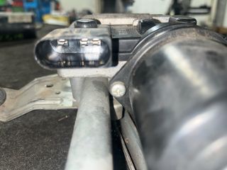 bontott VW PASSAT B6 Első Ablaktörlő Szerkezet Motorral