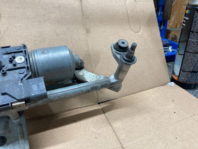 bontott VW PASSAT B6 Első Ablaktörlő Szerkezet Motorral