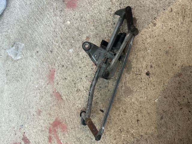 bontott VW PASSAT B6 Első Ablaktörlő Szerkezet Motorral