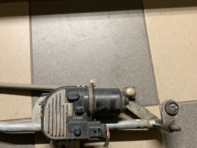 bontott VW PASSAT B6 Első Ablaktörlő Szerkezet Motorral