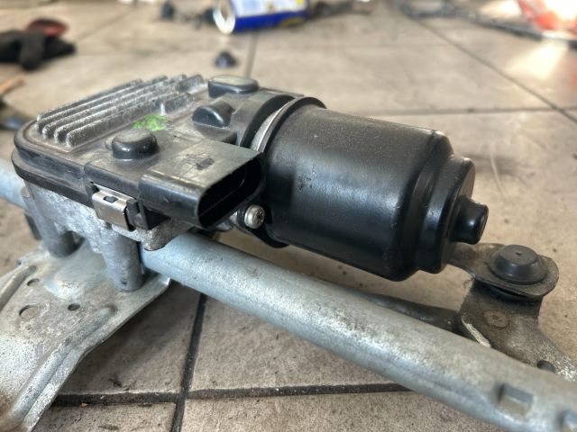bontott VW PASSAT B6 Első Ablaktörlő Szerkezet Motorral
