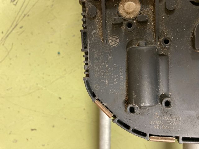 bontott VW PASSAT B6 Első Ablaktörlő Szerkezet Motorral