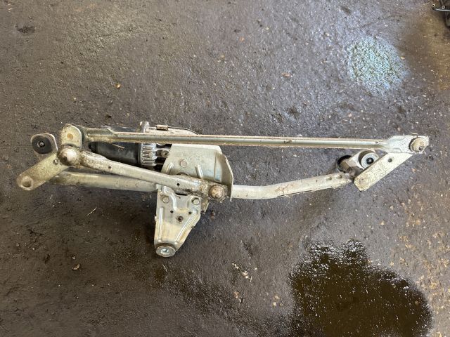 bontott VW PASSAT B6 Első Ablaktörlő Szerkezet Motorral