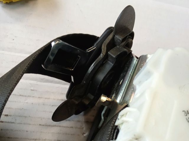 bontott VW PASSAT B6 Első Biztonsági Öv Pár (Feszítővel)