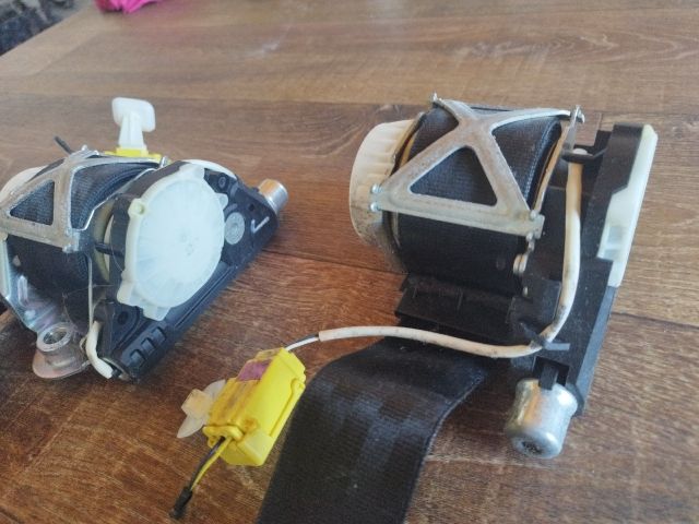 bontott VW PASSAT B6 Első Biztonsági Öv Pár (Feszítővel)