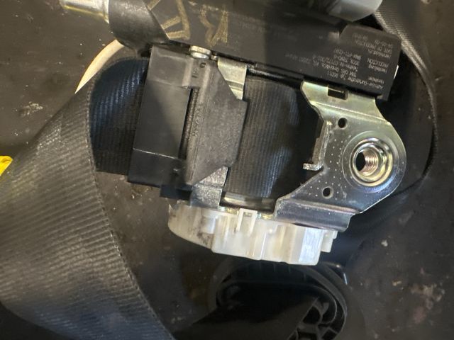 bontott VW PASSAT B6 Első Biztonsági Öv Pár (Feszítővel)