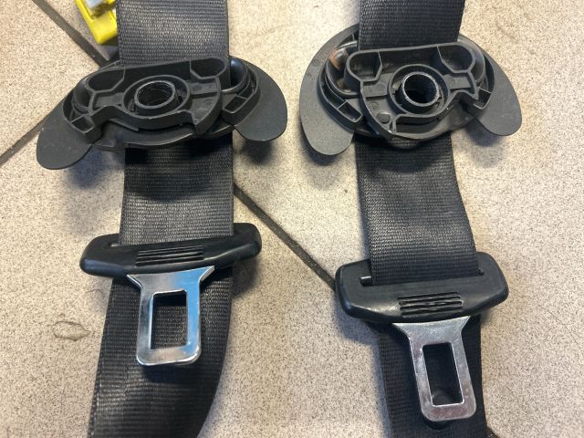 bontott VW PASSAT B6 Első Biztonsági Öv Pár (Feszítővel)