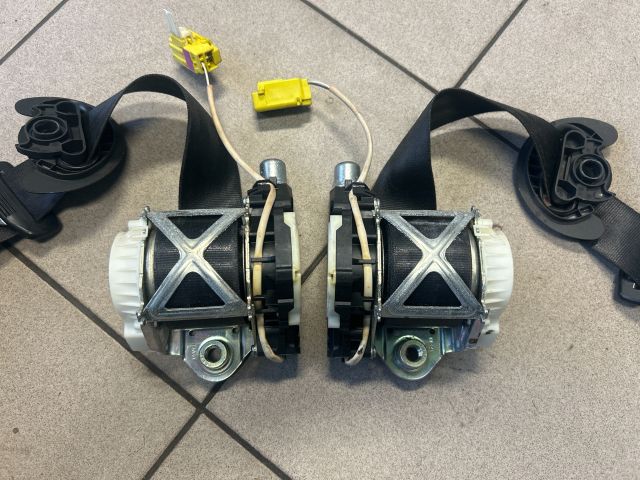 bontott VW PASSAT B6 Első Biztonsági Öv Pár (Feszítővel)