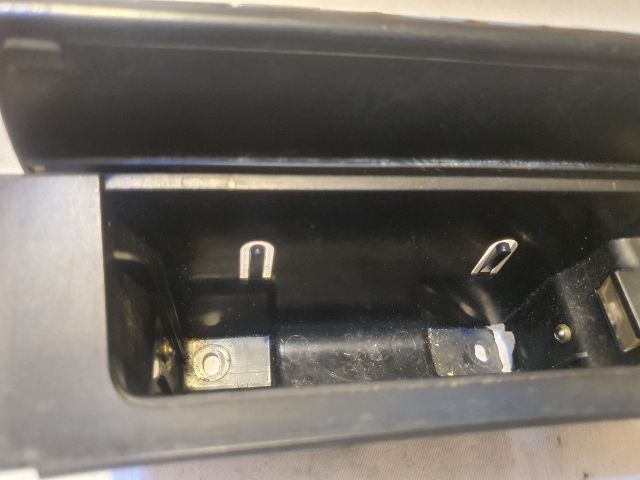 bontott VW PASSAT B6 Első Hamutartó