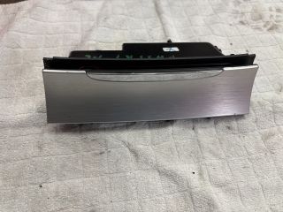 bontott VW PASSAT B6 Első Hamutartó