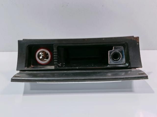 bontott VW PASSAT B6 Első Hamutartó