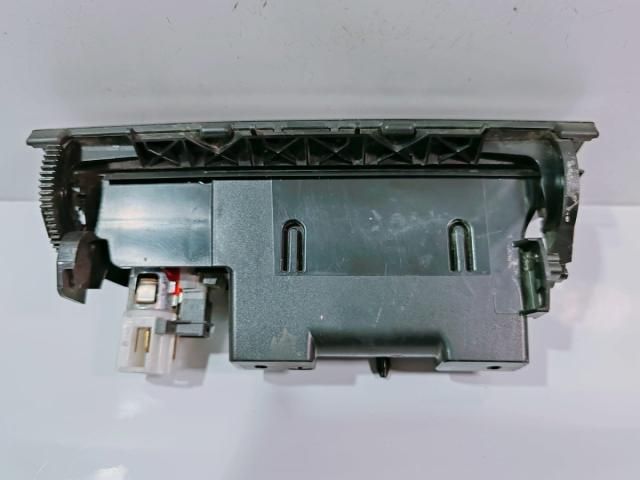 bontott VW PASSAT B6 Első Hamutartó