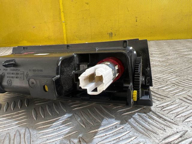 bontott VW PASSAT B6 Első Hamutartó