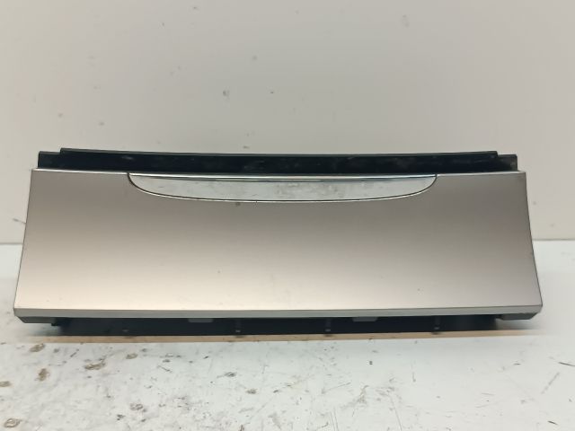 bontott VW PASSAT B6 Első Hamutartó