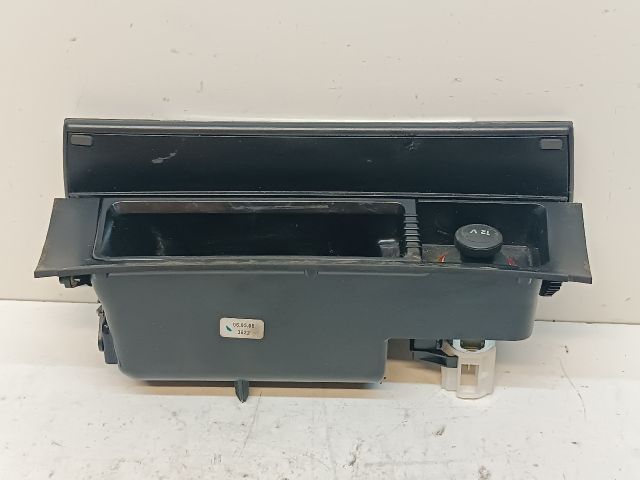 bontott VW PASSAT B6 Első Hamutartó