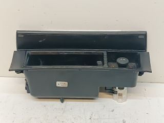 bontott VW PASSAT B6 Első Hamutartó