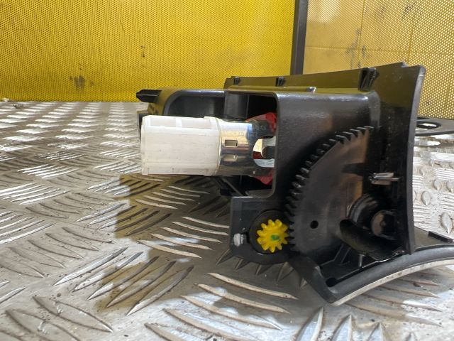 bontott VW PASSAT B6 Első Hamutartó